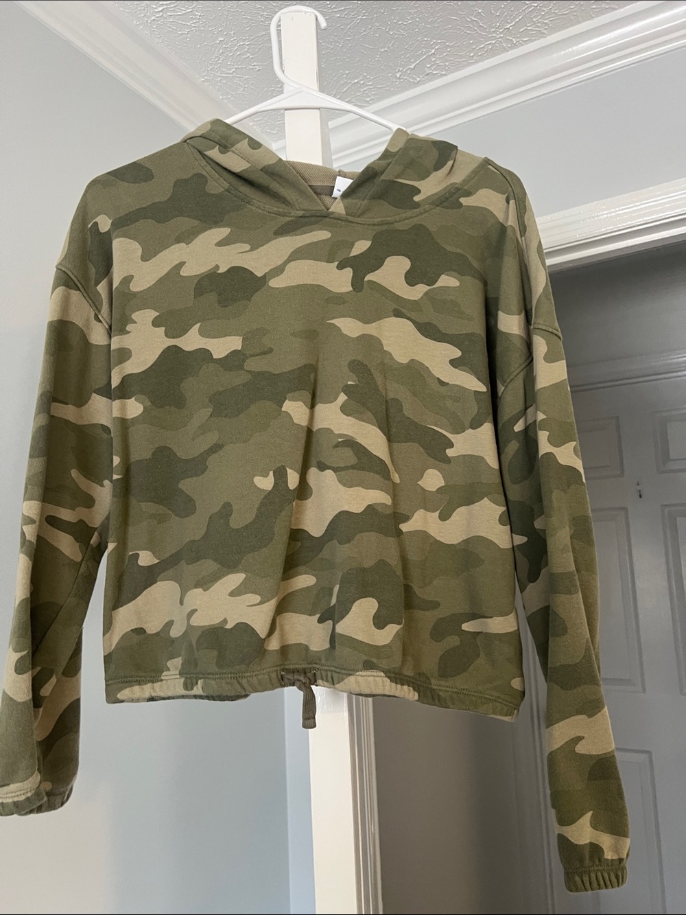 Old Navy Olive and Tan Camo Pullover Hoodie